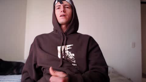 jamesss____ online show from 12-18-24, 04:28