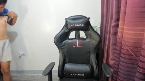 jamesthebigcockxxx online show from 01-12-25, 09:51