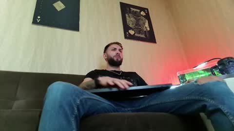 Robbie online show from 03-12-25, 08:52