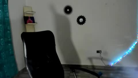 jan_milkhot online show from 12-23-25, 05:05