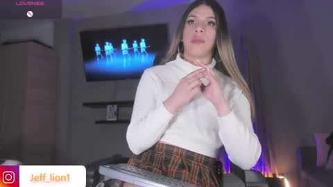 Danna varisheli online show from 12-20-25, 04:52