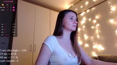 Snapshot of jane_a1r chatting on 11-16-25, 09:53 Evgenia online show from 11-16-25, 09:53