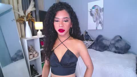 Snapshot of janemonet chatting on 01-10-25, 12:06 janemonet online show from 01-10-25, 12:06