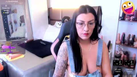 Snapshot of janette_rider chatting on 02-19-25, 02:55 Janette rider online show from 02-19-25, 02:55