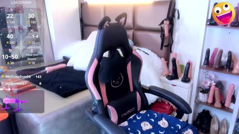 Snapshot of janette_rider chatting on 02-26-25, 06:26 Janette rider online show from 02-26-25, 06:26