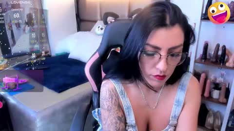 Snapshot of janette_rider chatting on 03-11-25, 03:05 Janette rider online show from 03-11-25, 03:05