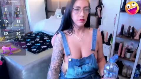 Snapshot of janette_rider chatting on 03-12-25, 03:02 Janette rider online show from 03-12-25, 03:02