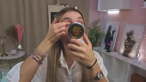 Hi Im Alice and here youll find something online show from 10-12-25, 06:12