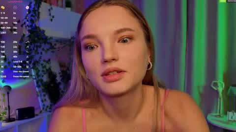 Hi Im Alice and here youll find something online show from 12-01-25, 07:13