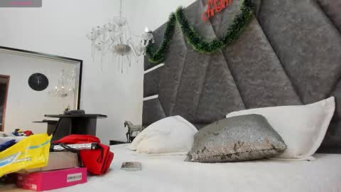 Snapshot of janna_foxx chatting on 12-21-25, 03:46 Janna online show from 12-21-25, 03:46