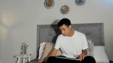 Snapshot of jared_blake chatting on 12-23-24, 12:35 jared_blake online show from 12-23-24, 12:35