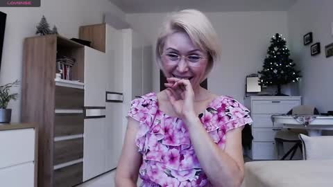 Jasmin room for people 40 online show from 12-19-24, 01:40