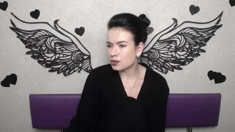 JasmineKouch online show from 11-17-25, 07:14