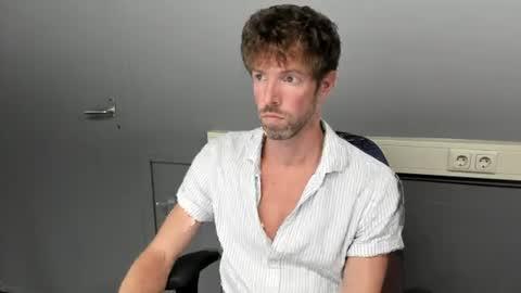 Snapshot of jasonberg29 chatting on 08-06-26, 10:28 Jason online show from 08-06-26, 10:28