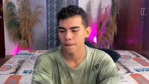 Snapshot of javierascencio chatting on 12-15-25, 06:56 javi15 online show from 12-15-25, 06:56