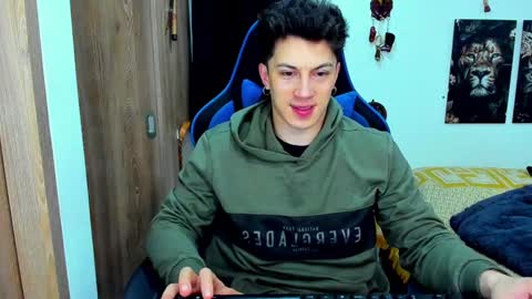 Javier online show from 12-14-24, 03:51