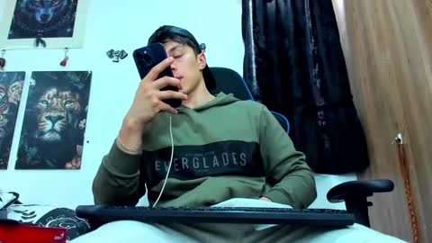 Javier online show from 03-06-25, 06:48