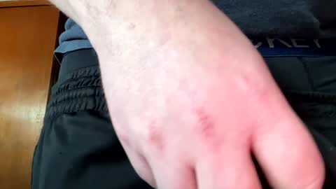 Snapshot of jawssharkparty chatting on 12-30-24, 08:04 Jaws online show from 12-30-24, 08:04