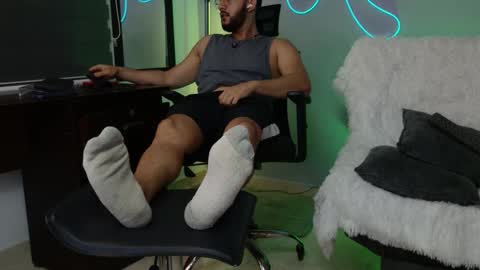 Jaxon online show from 10-15-25, 04:12