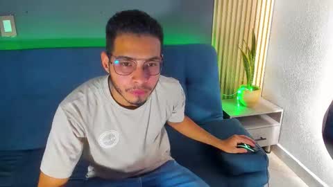 Snapshot of jay_brown69 chatting on 12-20-25, 08:16 jay_brown69 online show from 12-20-25, 08:16