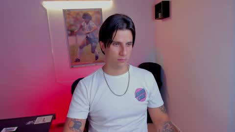 Jay Alvarrez online show from 11-11-25, 07:58