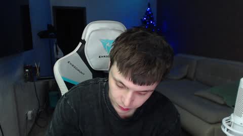 Jayce online show from 12-31-24, 09:06