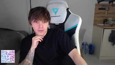 Jayce online show from 10-04-25, 05:22