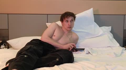 Snapshot of jaycex_69 chatting on 02-03-25, 10:03 THE HOUSE online show from 02-03-25, 10:03