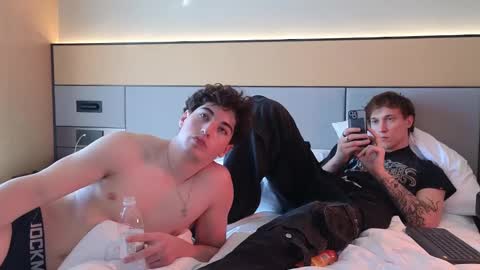 Snapshot of jaycex_69 chatting on 02-05-25, 06:35 THE HOUSE online show from 02-05-25, 06:35