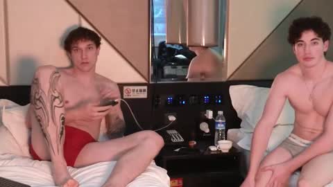 Snapshot of jaycex_69 chatting on 02-10-25, 08:31 THE HOUSE online show from 02-10-25, 08:31