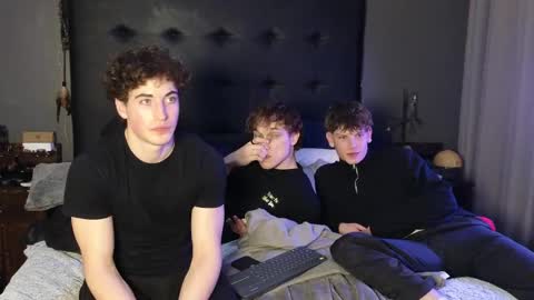 Snapshot of jaycex_69 chatting on 02-19-25, 04:44 THE HOUSE online show from 02-19-25, 04:44