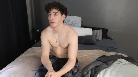 Snapshot of jaycex_69 chatting on 03-10-25, 07:32 THE HOUSE online show from 03-10-25, 07:32