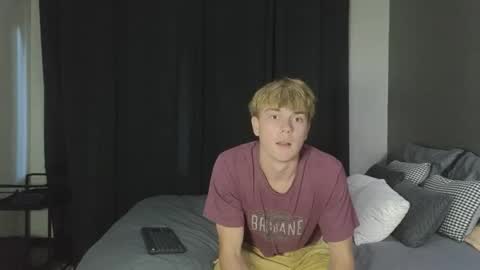 Snapshot of jaycex_69 chatting on 11-18-25, 04:00 THE HOUSE online show from 11-18-25, 04:00