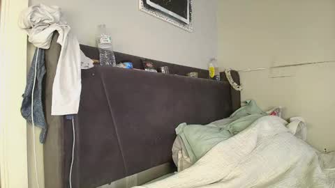 Naomiruty online show from 10-17-25, 02:26