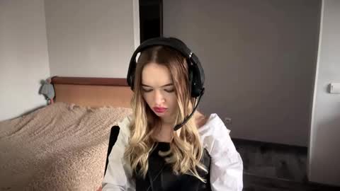 Snapshot of jayooten chatting on 11-13-25, 08:46 Hi Im Mishel 18 years old online show from 11-13-25, 08:46