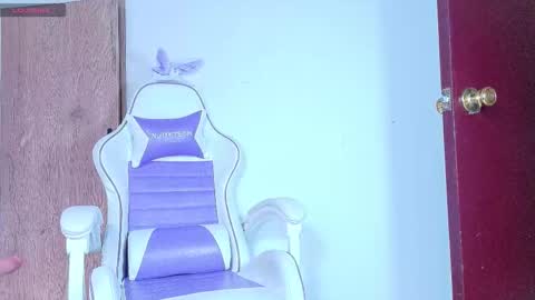 jazmin  online show from 10-06-25, 06:49