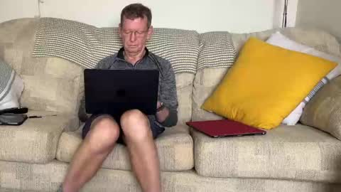 Snapshot of jcar57 chatting on 12-04-24, 12:47 Jon online show from 12-04-24, 12:47