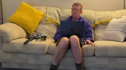 Snapshot of jcar57 chatting on 12-17-24, 05:04 Jon online show from 12-17-24, 05:04