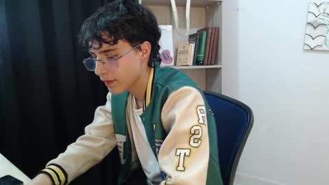 Snapshot of jeam_hot chatting on 12-20-24, 09:17 jeam_hot online show from 12-20-24, 09:17