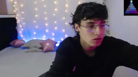 Snapshot of jeam_hot chatting on 12-27-24, 10:05 jeam_hot online show from 12-27-24, 10:05