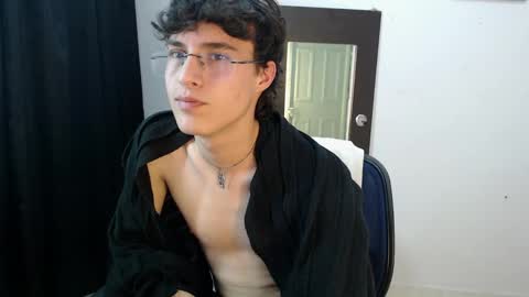 Snapshot of jeam_hot chatting on 12-30-24, 10:12 jeam_hot online show from 12-30-24, 10:12