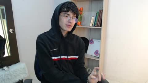 Snapshot of jeam_hot chatting on 01-03-25, 01:38 jeam_hot online show from 01-03-25, 01:38