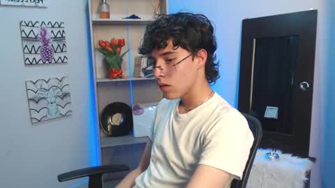 Snapshot of jeam_hot chatting on 01-09-25, 11:13 jeam_hot online show from 01-09-25, 11:13