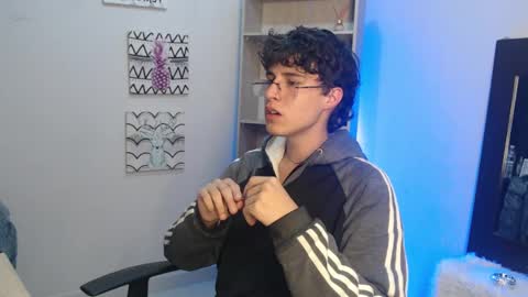 Snapshot of jeam_hot chatting on 01-15-25, 12:51 jeam_hot online show from 01-15-25, 12:51