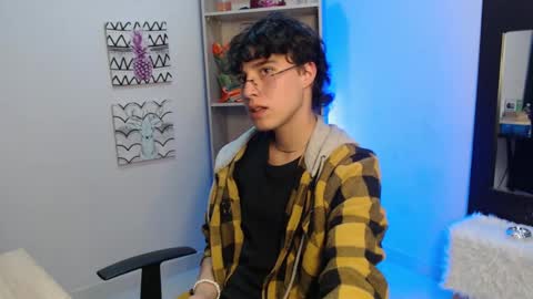 Snapshot of jeam_hot chatting on 01-22-25, 09:43 jeam_hot online show from 01-22-25, 09:43