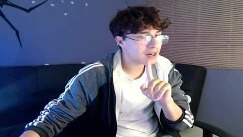 Snapshot of jeam_hot chatting on 09-20-25, 10:33 jeam_hot online show from 09-20-25, 10:33