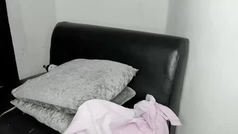 jean_and_isabel online show from 11-01-25, 03:03