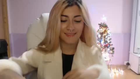 Jean online show from 12-02-24, 01:47