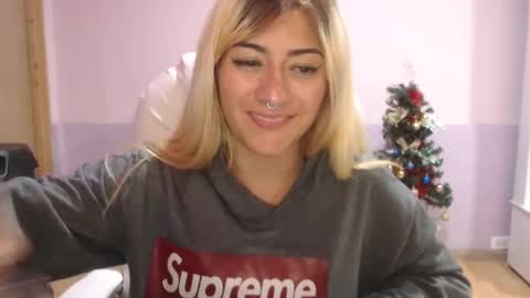 Jean online show from 02-12-25, 01:41