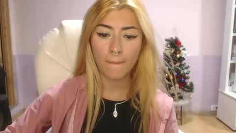 Jean online show from 03-04-25, 03:22